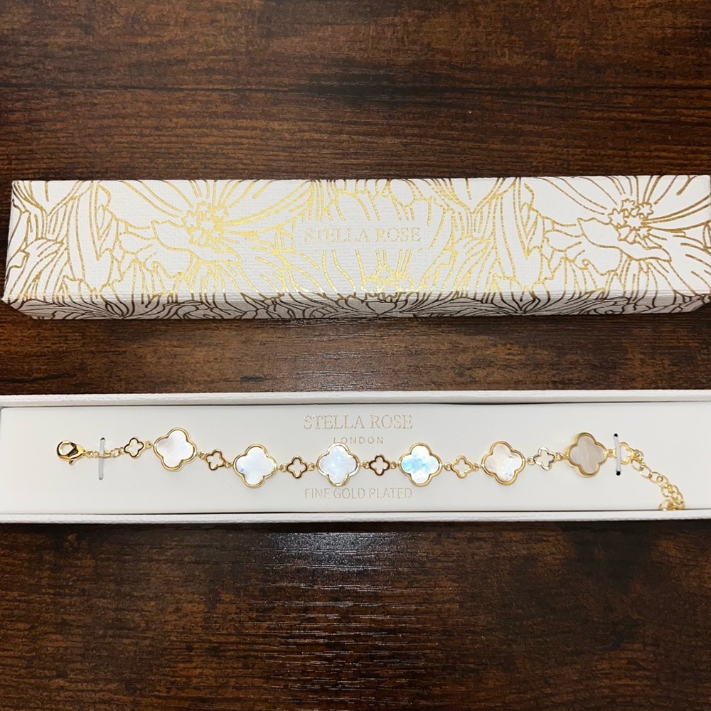 Stella Rose Fine Gold Plated 6” +1” extender Mother of Pearl Clover Bracelet - Picture 3 of 3